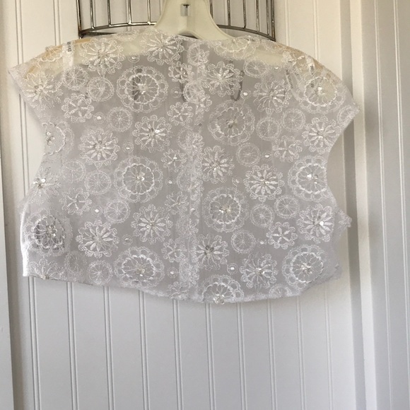 Contemporary A-line wedding dress - Picture 5 of 7